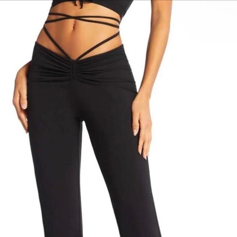 I am Gia black tie pants